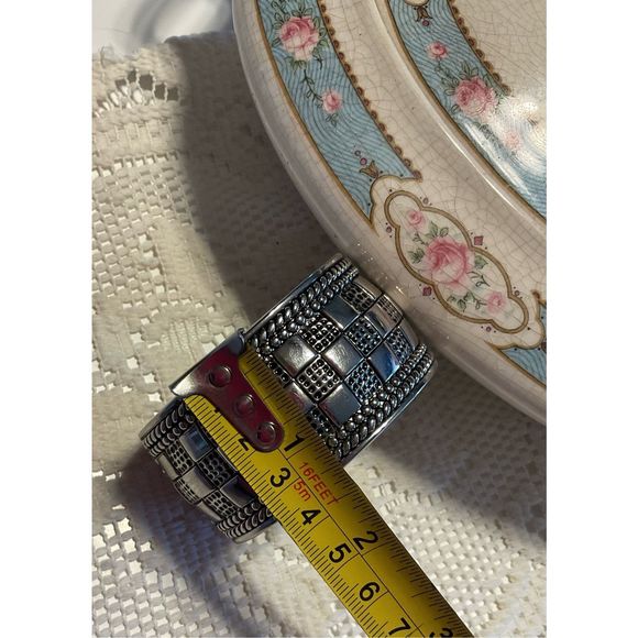 Vintage Silver Bangle Bracelet Cute Design 1990’s 🌸🌿 - Picture 4 of 15